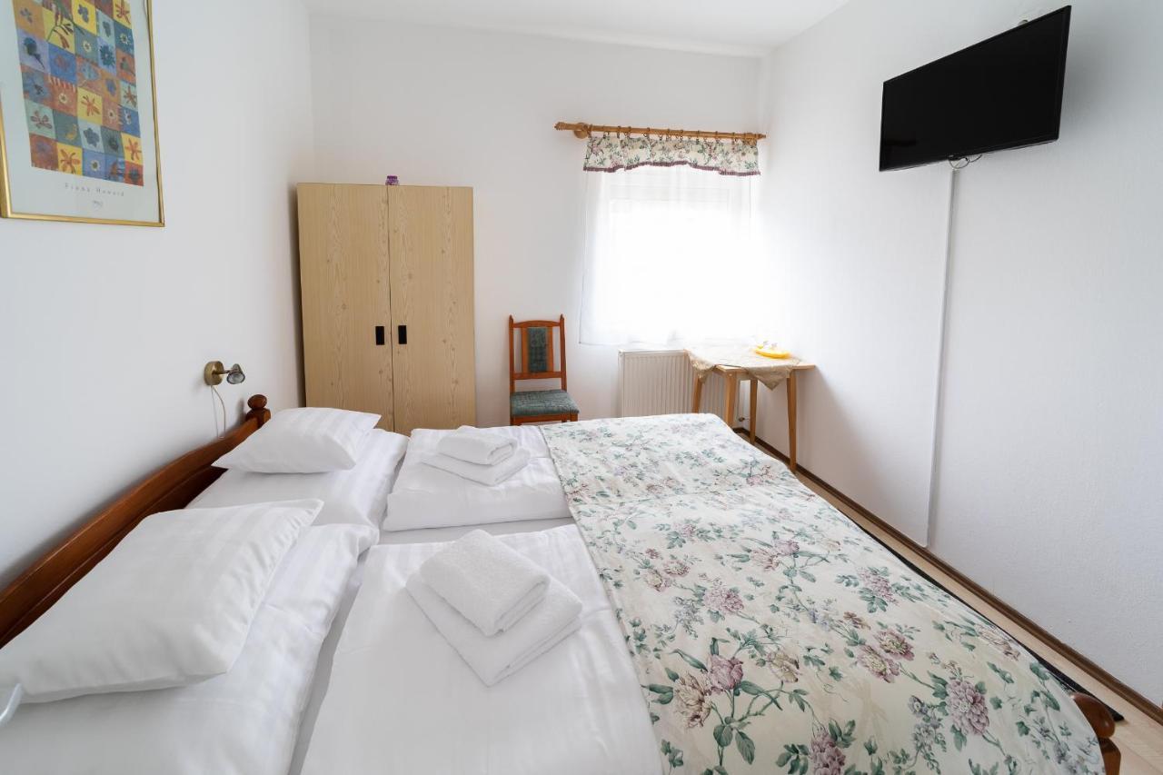 Villa Lotus 잘라카로쉬 외부 사진