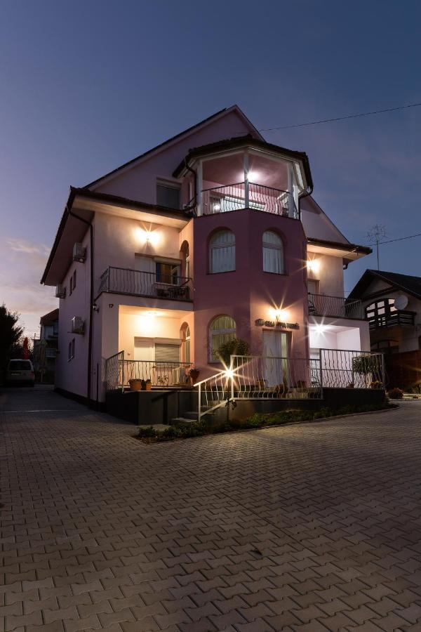 Villa Lotus 잘라카로쉬 외부 사진